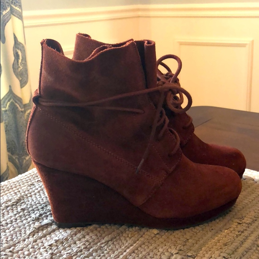 Brown suede booties!